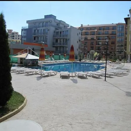 Студио С Балкон Apartment *